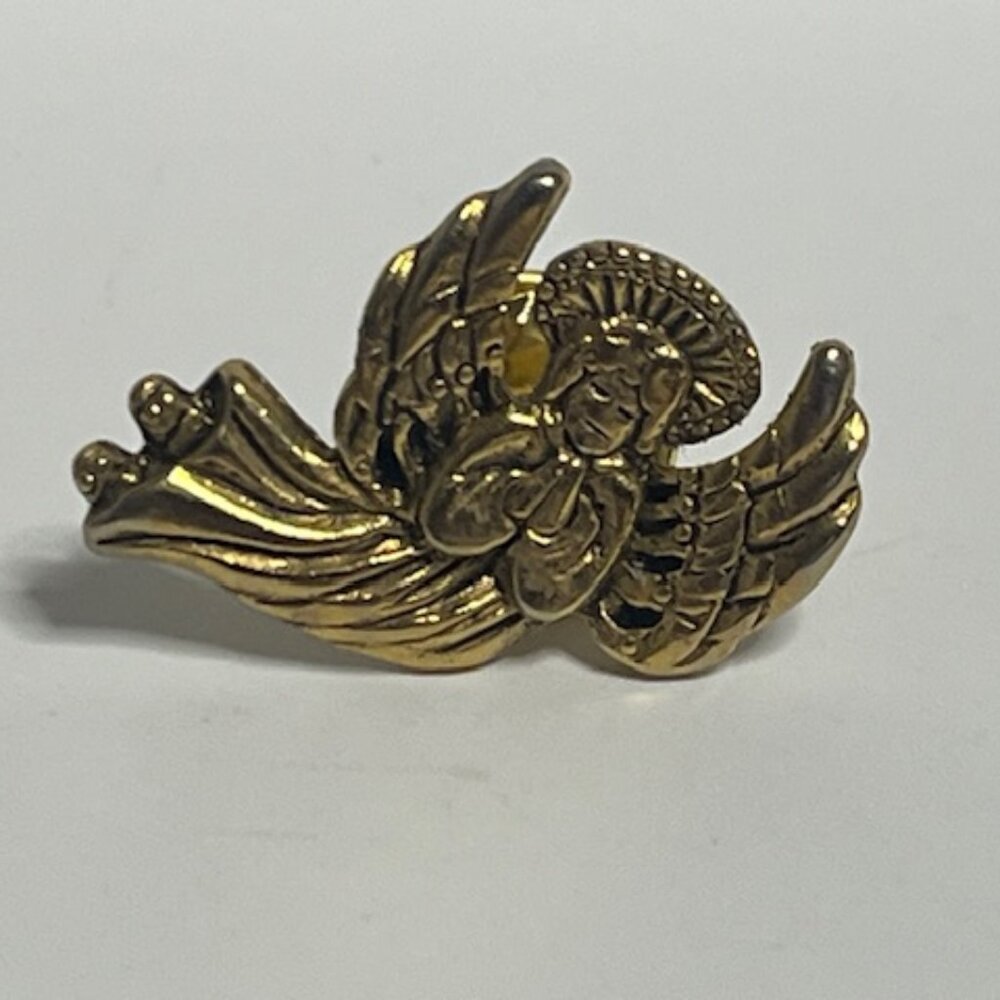 VTG Gold Tone Praying Guardian Healing Angel Lapel Hat Vest Pin 1.2"x.75"